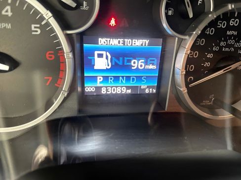 Used 2017 Toyota Tundra Limited w/ Limited Premium Package AWD/4WD image 24