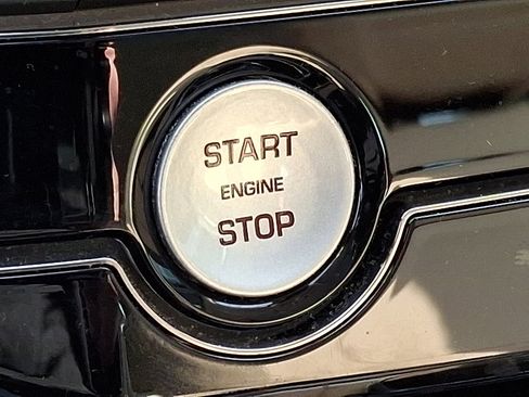 Used 2016 Jaguar XF Prestige image 24