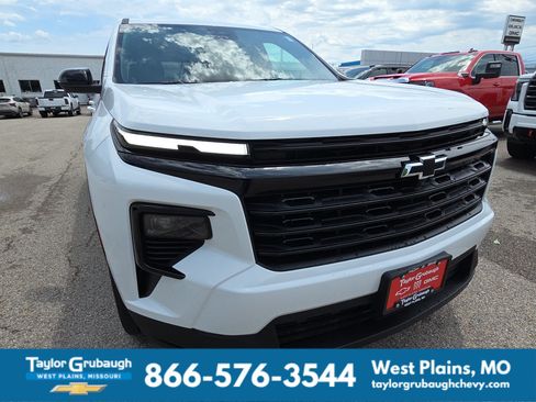 New 2026 Chevrolet Traverse LT w/ Midnight/Sport Edition FWD image 11