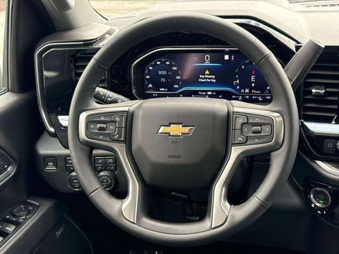 Used 2025 Chevrolet Silverado 2500 LTZ w/ LTZ Convenience Package AWD/4WD image 15