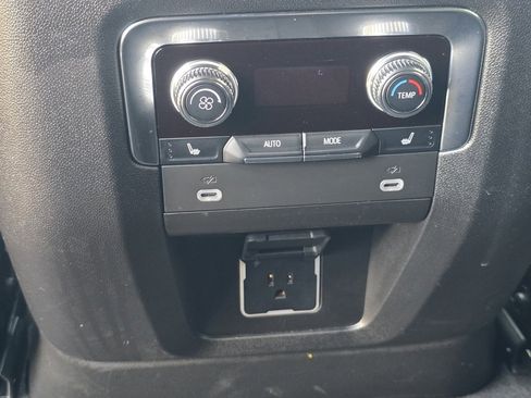 Used 2024 GMC Yukon XL AT4 w/ AT4 Premium Package image 19