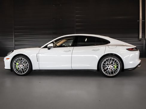 Certified 2023 Porsche Panamera 4 AWD/4WD image 2