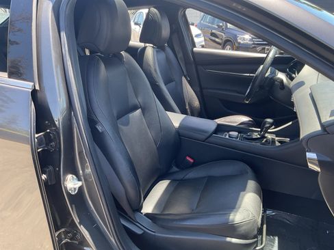 Used 2020 MAZDA MAZDA3 Hatchback w/ Premium Package FWD image 21