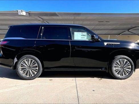 New 2026 INFINITI QX80 Luxe image 19