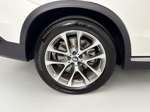 Used 2024 BMW X5 xDrive40i w/ Parking Assistance Package AWD/4WD image 34