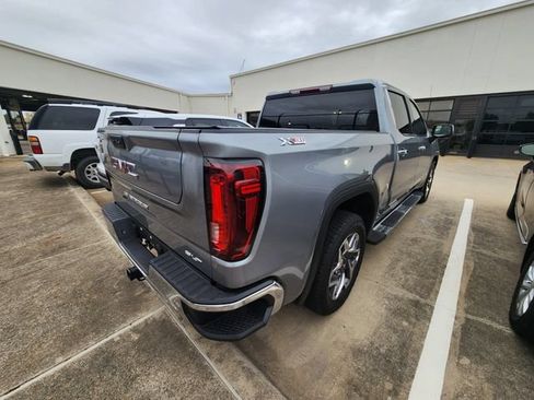 Used 2025 GMC Sierra 1500 SLT AWD/4WD image 6