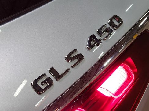 Used 2024 Mercedes-Benz GLS 450 4MATIC image 25