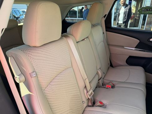 Used 2020 Dodge Journey SE image 22