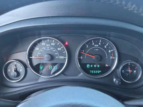 Used 2016 Jeep Wrangler Unlimited Sahara w/ Connectivity Group AWD/4WD image 11