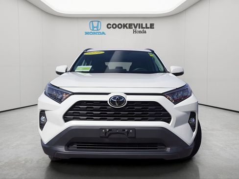 Used 2021 Toyota RAV4 XLE Premium image 4