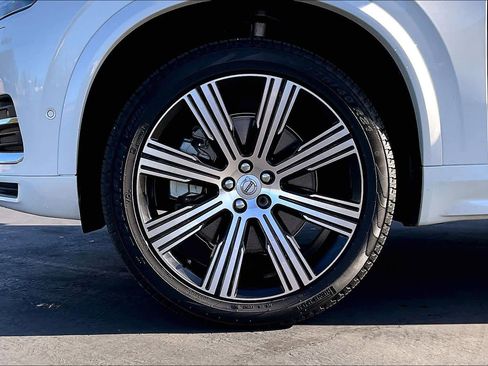 Used 2025 Volvo XC90 T8 Ultra image 12
