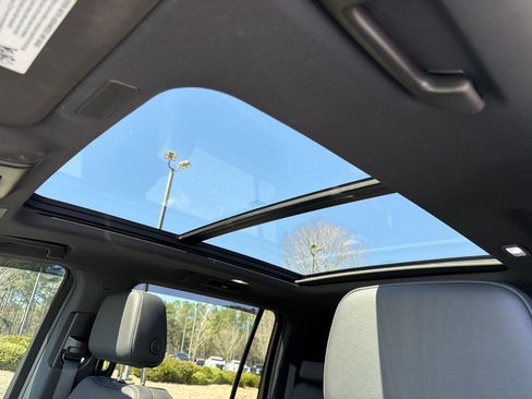 Used 2025 Chevrolet Suburban Z71 w/ Comfort Package image 31