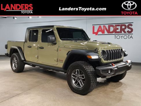 Used 2025 Jeep Gladiator Mojave w/ Convenience Group image 1