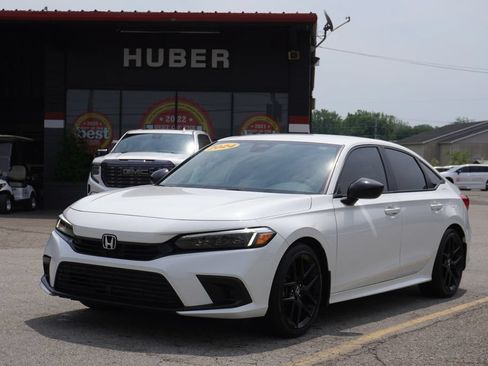 Used 2024 Honda Civic Sport image 3