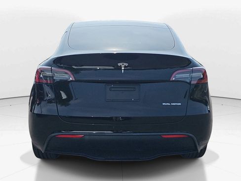 Used 2023 Tesla Model Y Long Range AWD/4WD image 5
