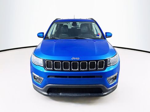 Used 2019 Jeep Compass Latitude FWD image 3