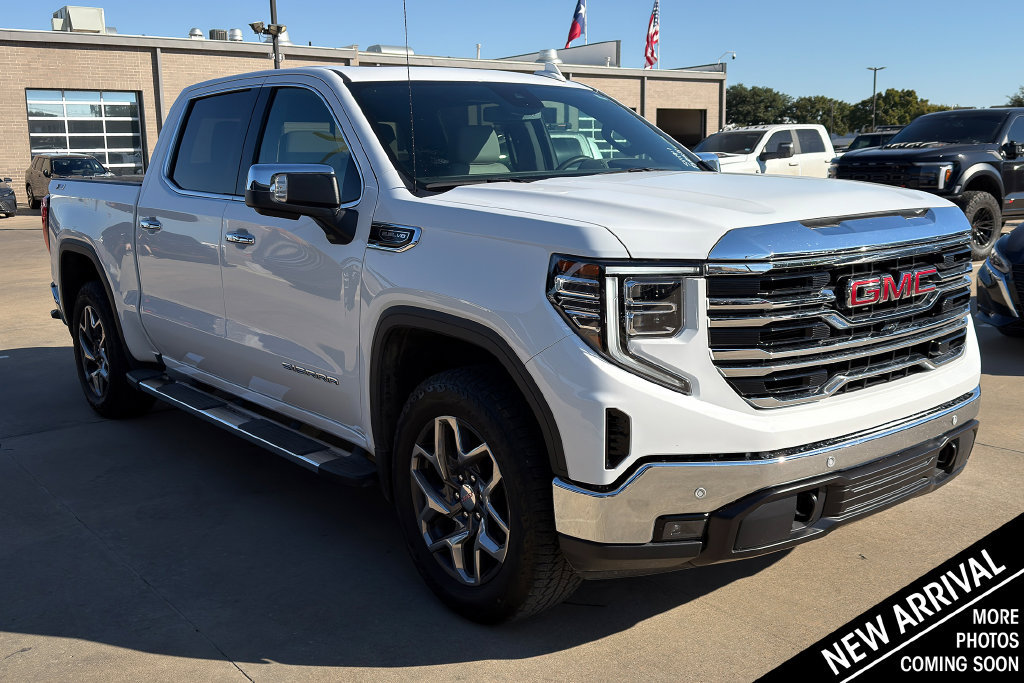 Used 2024 GMC Sierra 1500 SLT w/ SLT Premium Plus Package AWD/4WD image 3