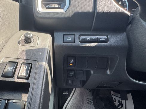 Used 2022 Nissan Frontier SV w/ Technology Package RWD image 17