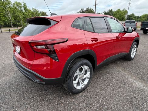 New 2026 Chevrolet Trax LS FWD image 23