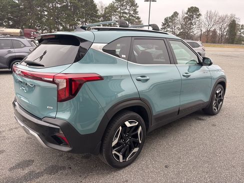 Used 2024 Kia Seltos SX w/ SX Sunroof Package image 8