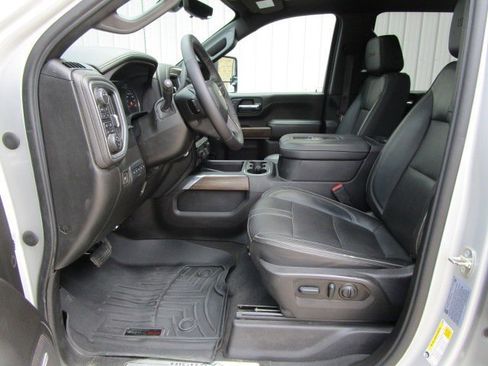 Used 2022 Chevrolet Silverado 2500 High Country w/ Z71 Off-Road Package image 11