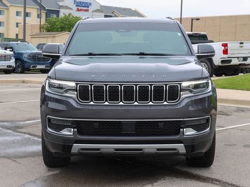 Used 2022 Jeep Wagoneer Series II w/ Premium Group I AWD/4WD image 2