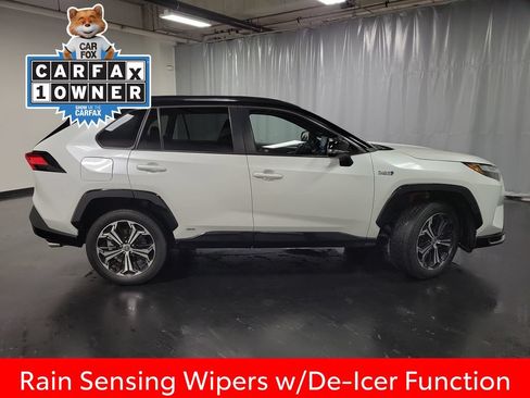 Used 2024 Toyota RAV4 XSE w/ Weather Package AWD/4WD image 9
