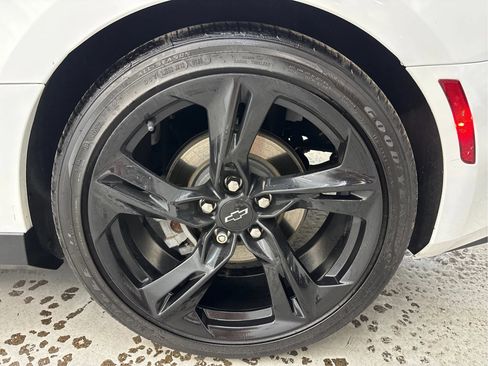 Used 2023 Chevrolet Camaro LT RWD image 28