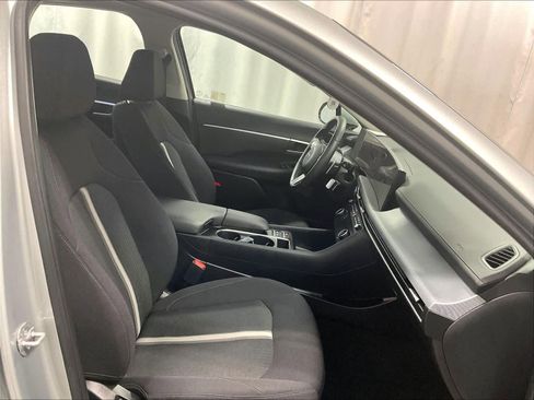 Certified 2024 Hyundai Sonata SEL w/ Convenience Package image 11