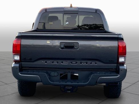 Used 2022 Toyota Tacoma SR5 AWD/4WD image 5