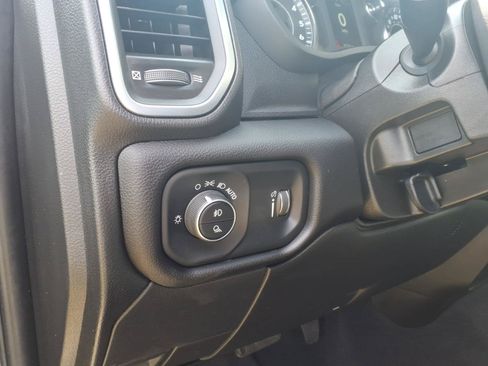 Used 2024 RAM 2500 Big Horn w/ Sport Appearance Package AWD/4WD image 19