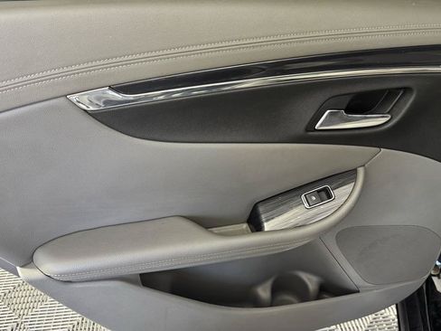 Used 2017 Chevrolet Impala Premier FWD image 28
