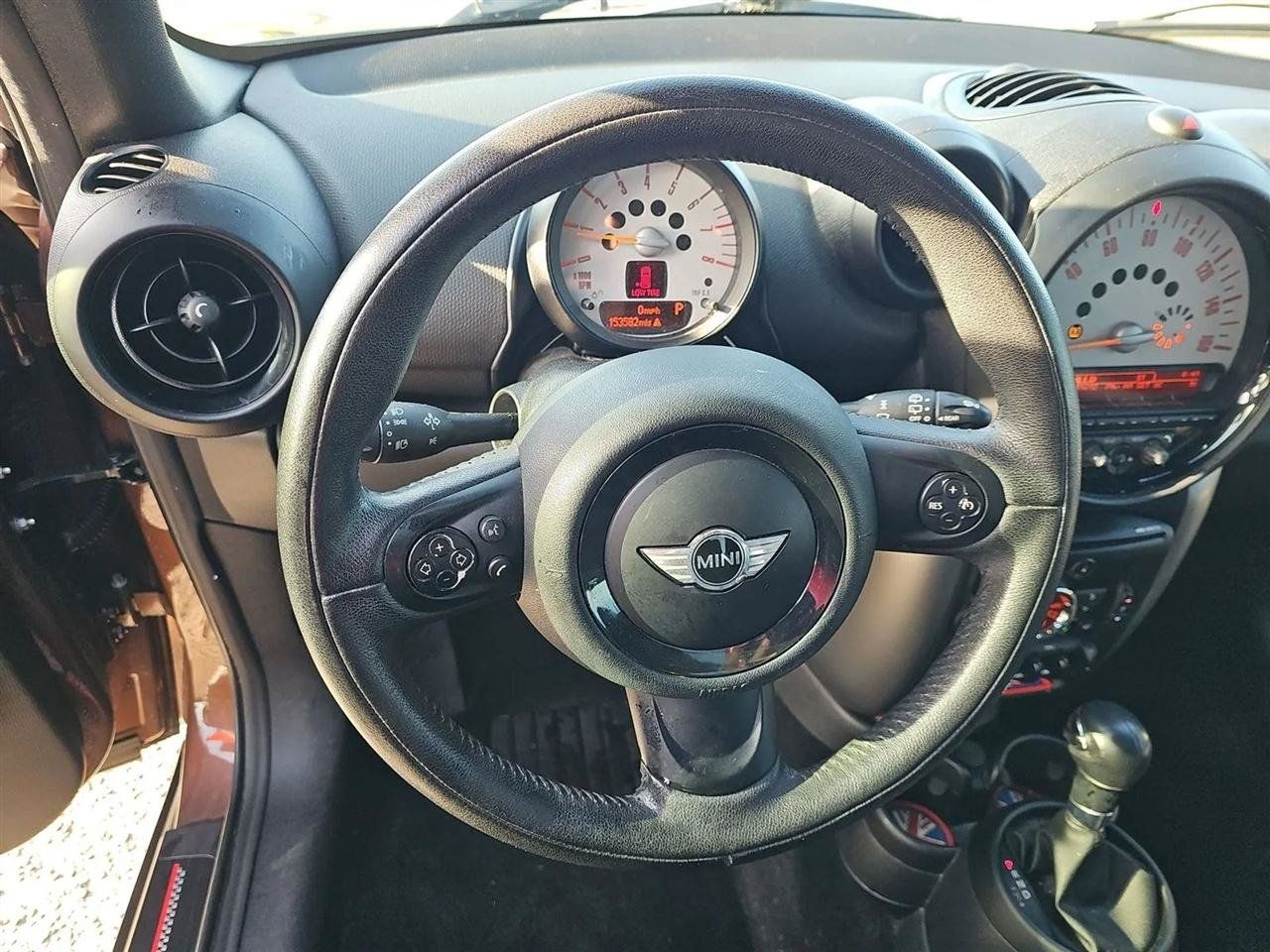 Used 2014 MINI Cooper Countryman FWD image 2