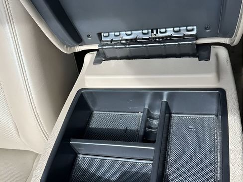 Used 2011 GMC Yukon XL Denali image 18