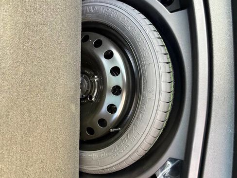 Used 2025 Buick Envision Preferred image 19