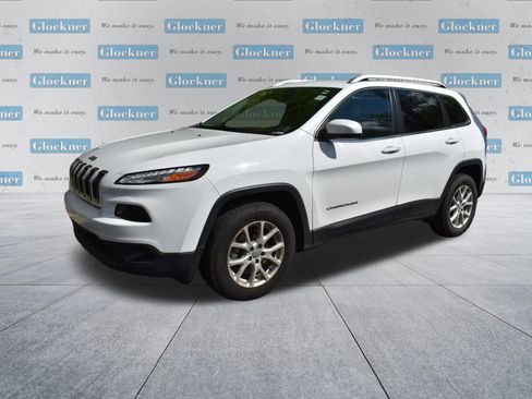 Used 2018 Jeep Cherokee Latitude Plus w/ Cold Weather Group AWD/4WD image 9