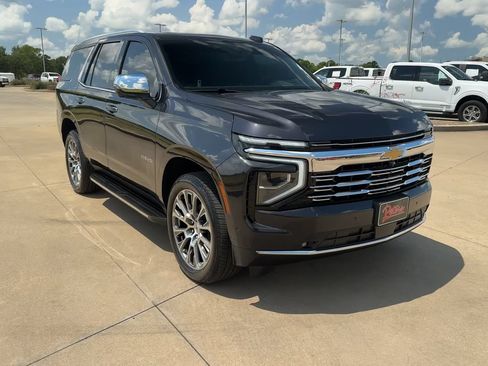 Used 2025 Chevrolet Tahoe Premier AWD/4WD image 3
