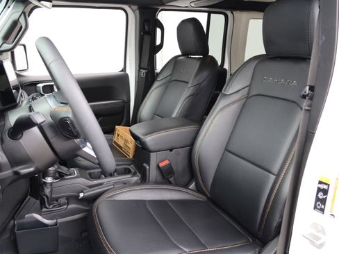 Used 2024 Jeep Wrangler Unlimited Sahara w/ Technology Group AWD/4WD image 34
