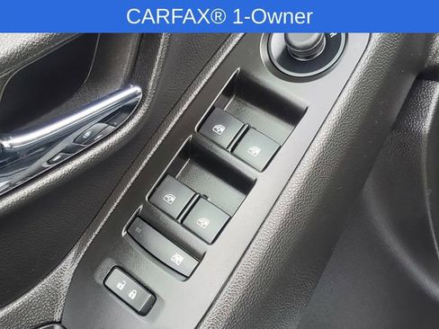 Used 2022 Chevrolet Trax LT w/ LT Convenience Package image 11