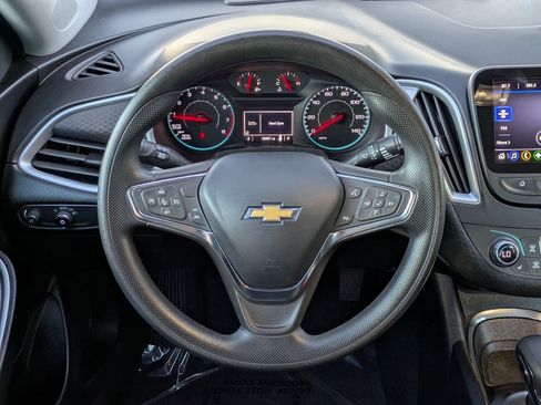 Used 2023 Chevrolet Malibu LT image 13