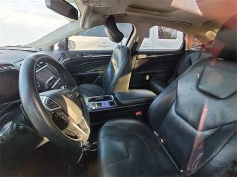 Used 2018 Ford Fusion Titanium image 9