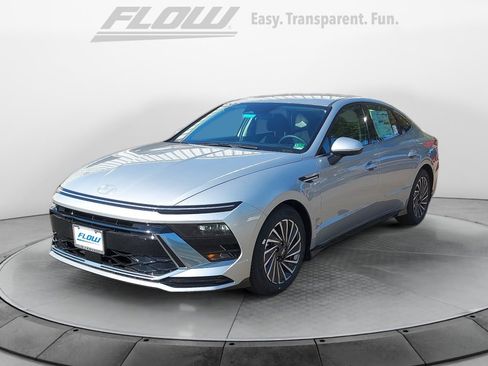 New 2025 Hyundai Sonata SEL image 3