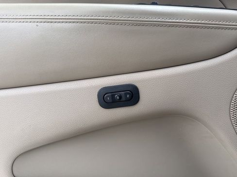 Used 2015 Jeep Grand Cherokee Limited w/ Luxury Group II image 12