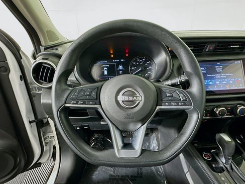 Used 2024 Nissan Kicks SV image 15