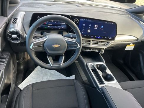 New 2026 Chevrolet Equinox EV LT image 27