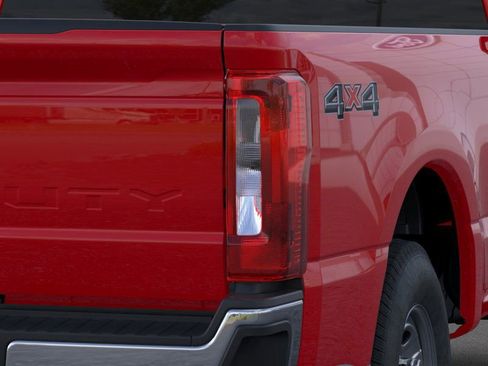 New 2026 Ford F250 XL w/ XL Chrome Package image 21