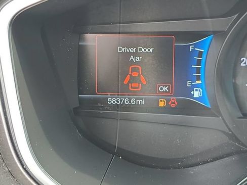 Used 2020 Ford Fusion SE FWD image 12