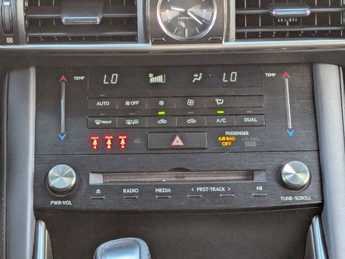 Used 2018 Lexus IS 300 F Sport image 19