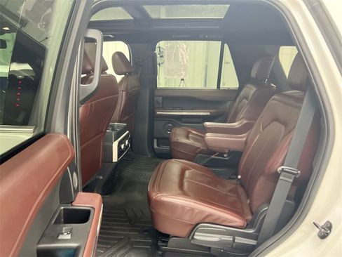 Used 2022 Ford Expedition Limited image 24