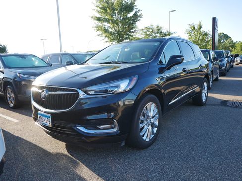 Used 2019 Buick Enclave Premium w/ Experience Buick Package AWD/4WD image 2